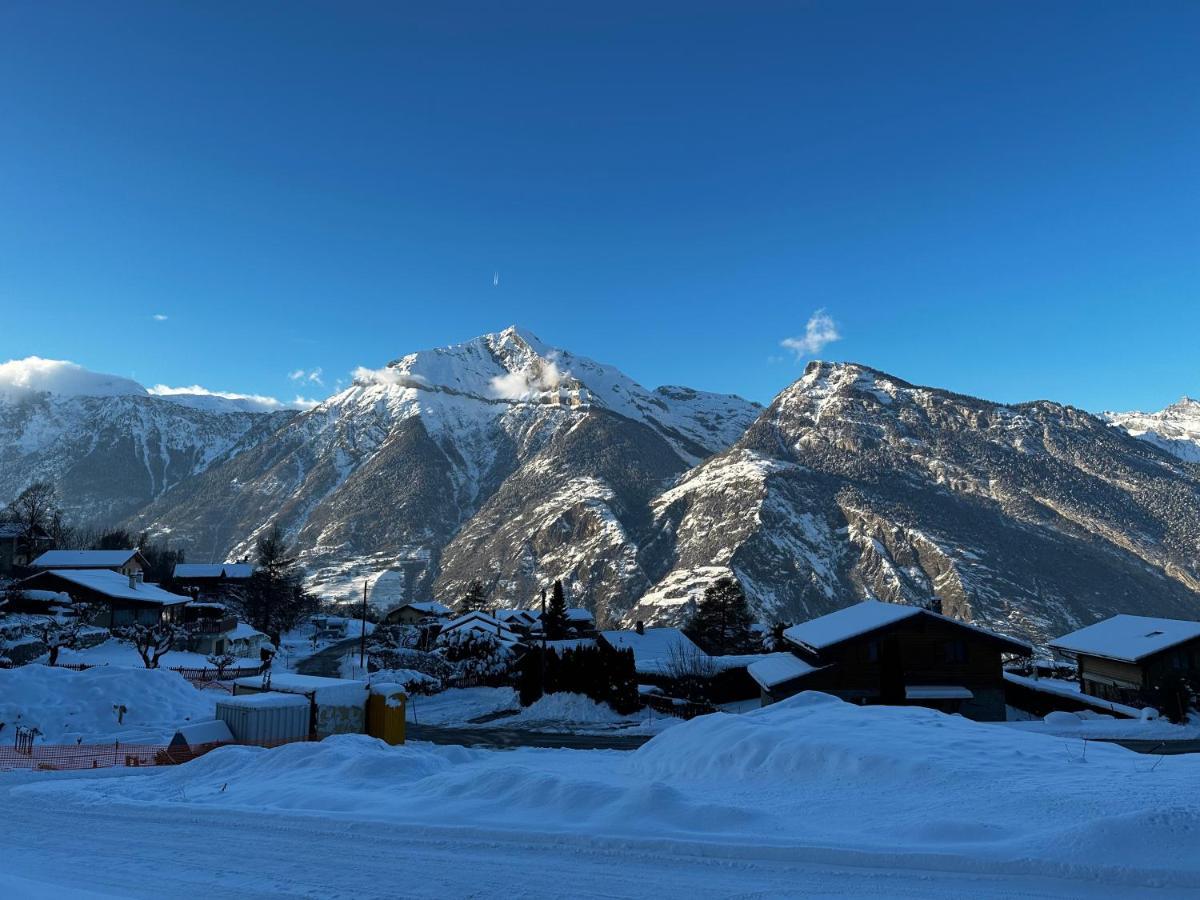 Chambres D'Hotes Les Louettes A Sapinhaut Canton Du Valais Saxon Bagian luar foto