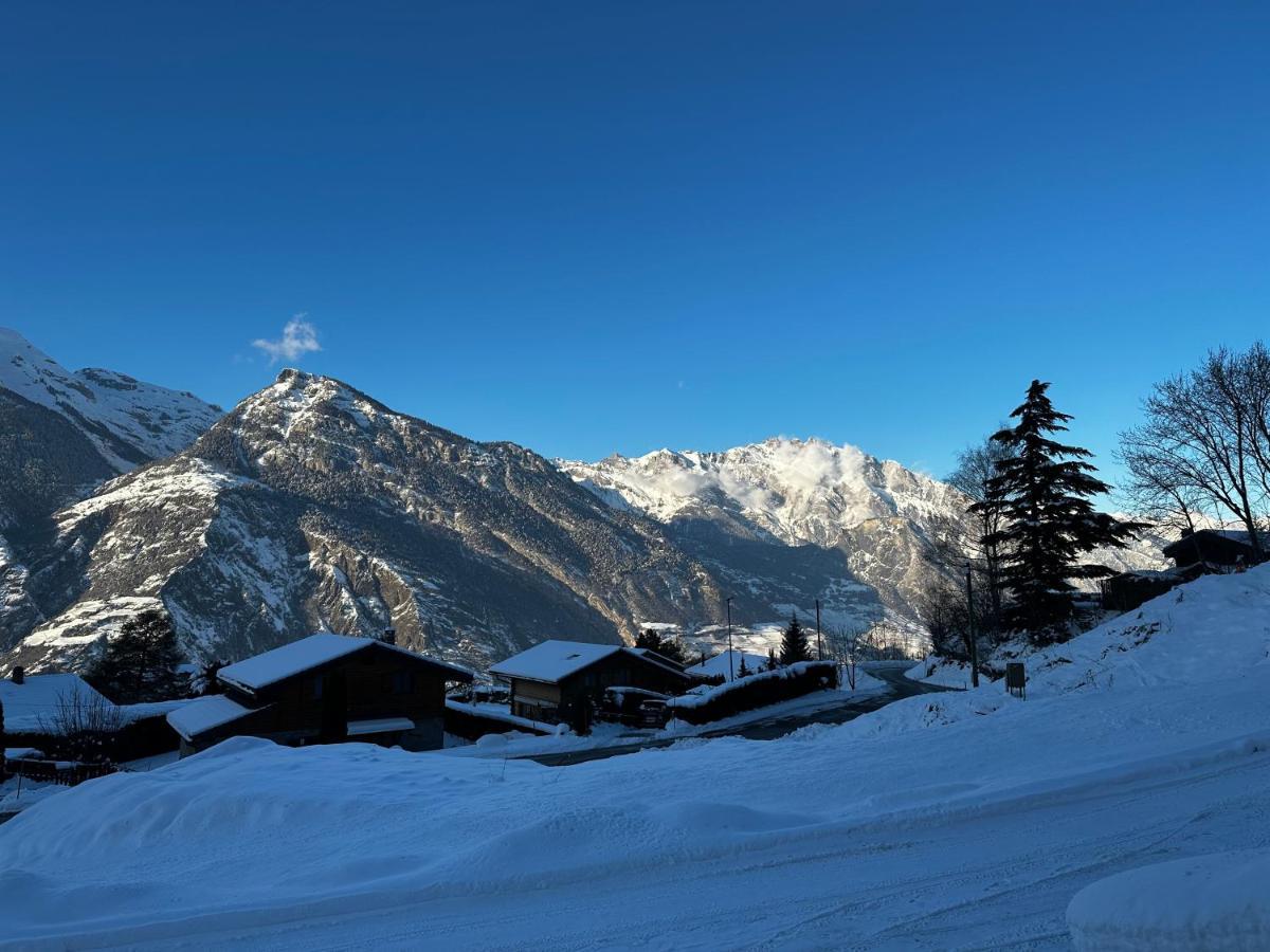 Chambres D'Hotes Les Louettes A Sapinhaut Canton Du Valais Saxon Bagian luar foto
